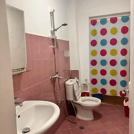 Apartman Hana's Perballe Drejtorise Se Policise